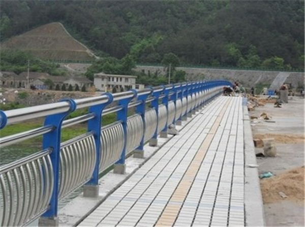 贺州不锈钢桥梁护栏是一种什么材质的护栏
