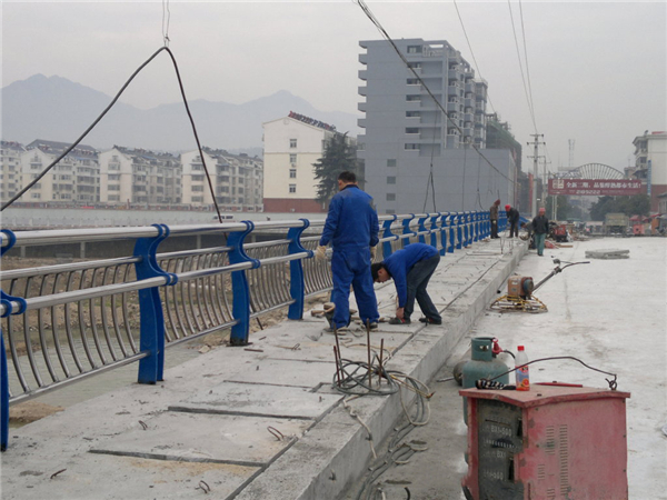 贺州不锈钢复合管护栏常见问题及解决方案
